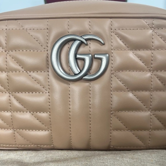 Gucci GG Marmont Matelassé Leather CrossBody Camera Bag Camelia Nude Beige NWOT - Picture 4 of 16